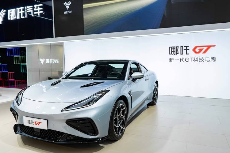 广州天河区银建兴企业管理咨询哪吒汽车在智能汽车领域的表现，领途汽车在新能源汽车市场中的影响力